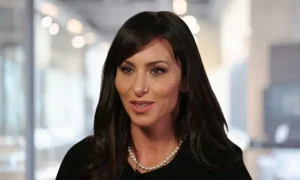 molly bloom net worth
