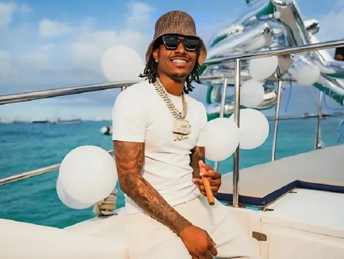 How Tall is Duke Dennis 1