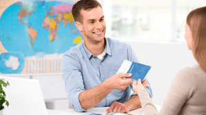 how much do travel agents make